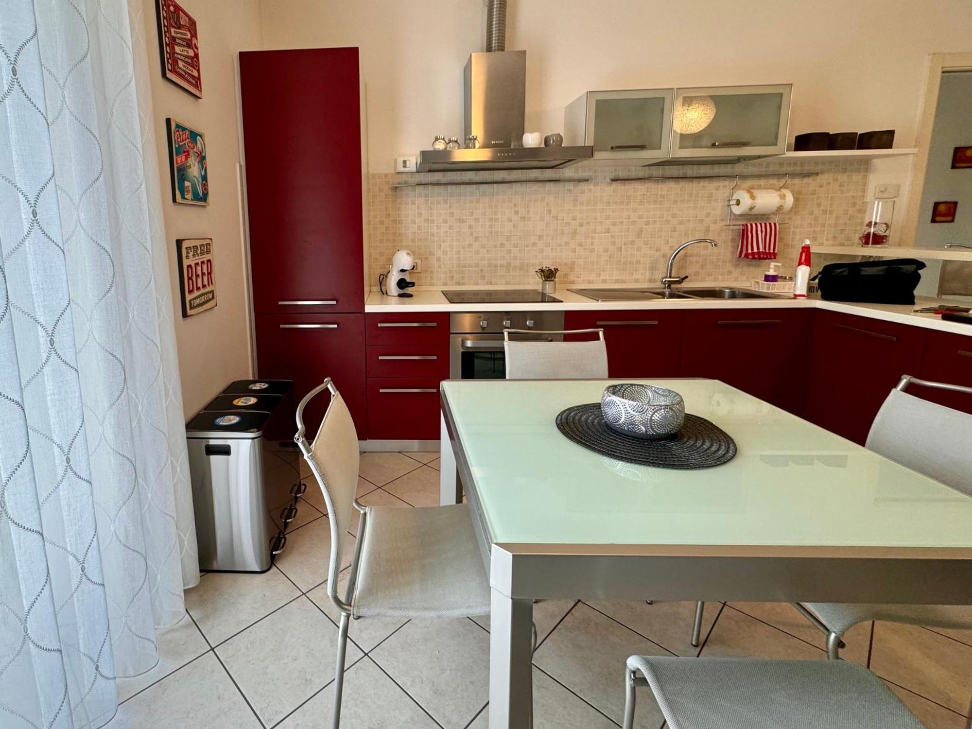 Das Rote Haus Riva del Garda Esterno foto