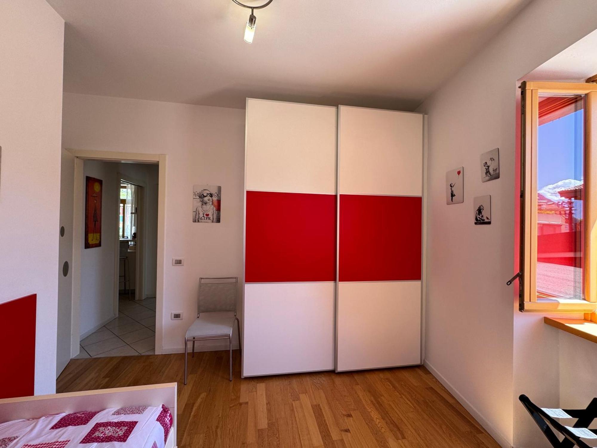 Das Rote Haus Riva del Garda Esterno foto